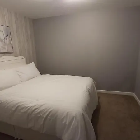 Apartment Lovely 3 Bedroom Ground Floor