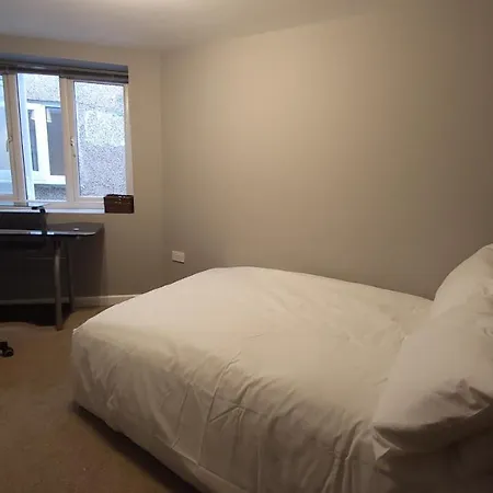 Lovely 3 Bedroom Ground Floor * Bristol